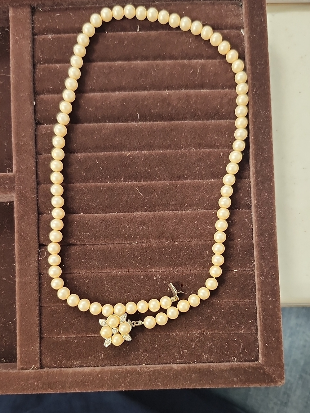Vintage Antique Single Strand Pearl Choker Necklace  Stunning Floral Flower Clas
